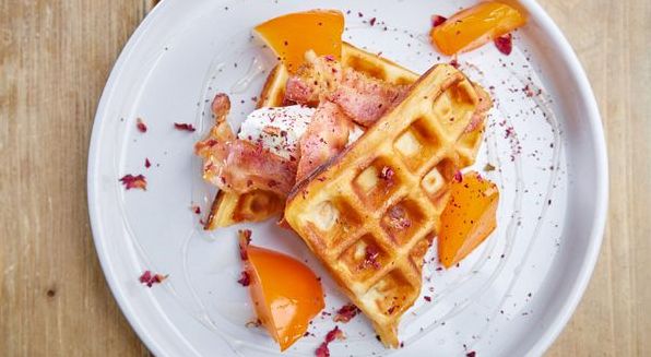 10 романтичних сніданків на 8 березня