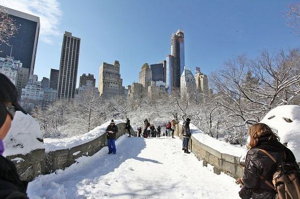 10 легендарных малых городов США, которые следует посетить этой зимой