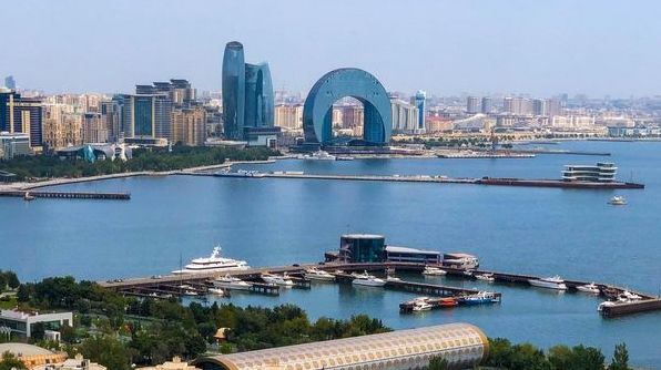 Баку: визначні пам'ятки міста, де давнина сплелася із сучасністю