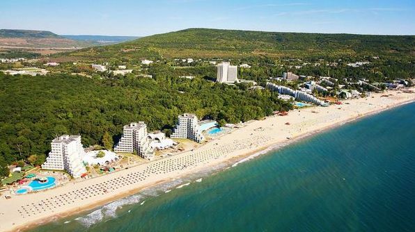 Болгарія: яким морем омивається, що подивитися і де відпочити