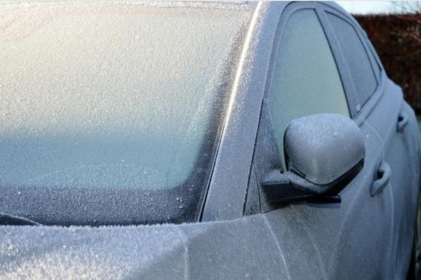 Дорога взимку: які небезпеки чекають на водія на зимовій дорозі