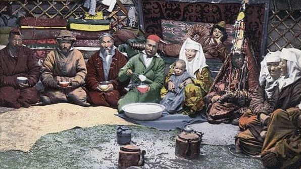 Гостинність казахів: традиції та звичаї