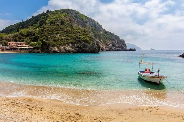 Греція: куди поїхати відпочивати цього літа, огляд островів і найкращих курортів