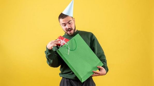 Як привітати хлопця з днем народження на відстані: 7 креативних ідей
