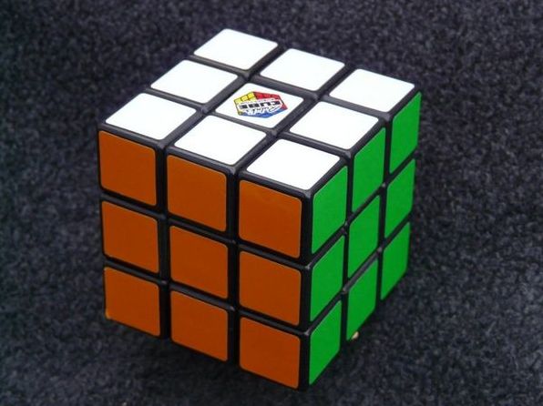 Як зібрати кубик Рубіка 3х3: найлегший спосіб