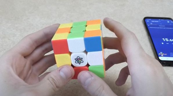 Як зібрати кубик Рубіка 3х3: найлегший спосіб