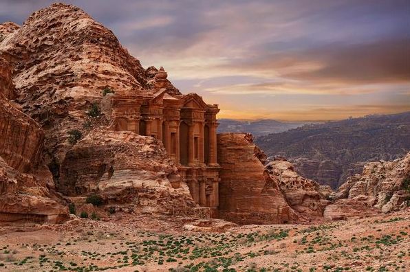 Йорданія: де знаходиться, чим славиться і що в ній подивитися