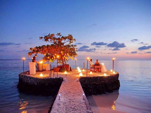 10 романтических обедов на Мальдивах, которые вы никогда не забудете