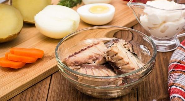 5 смаків салату "Мімоза": які рибні консерви краще вибирати для улюбленої новорічної страви