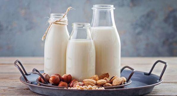 5 видів рослинного молока, які смачніші за коров'яче