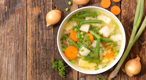 5 способів поліпшити курячий суп із локшиною