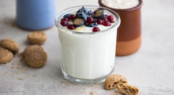 6 дуже смачних страв із кисломолочними продуктами для літнього сніданку