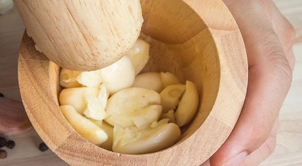 6 ідей як приготувати смачний часниковий соус
