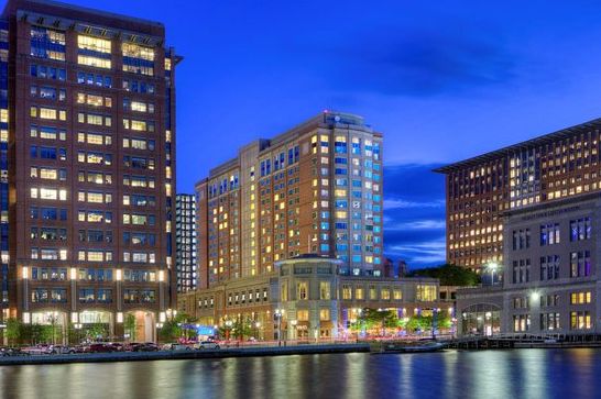 10 отелей рядом с аэропортом Бостона, которые предлагают удобное проживание