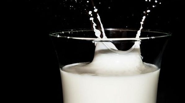 До чого сниться молоко: тлумачення за різними сонниками