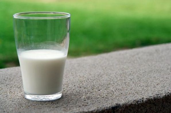 До чого сниться молоко: тлумачення за різними сонниками
