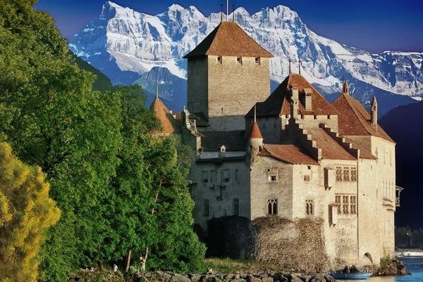 Собираетесь в Европу? Вот 10 лучших замков, которые стоит включить в список достопримечательностей