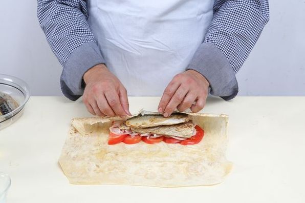 Балик екмек, буквально "риба з хлібом" по-турецьки