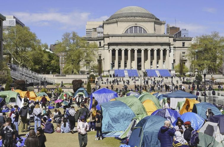 Протест у Колумбійському університеті зайшов у глухий кут, оскільки студенти залишаються табором на галявині