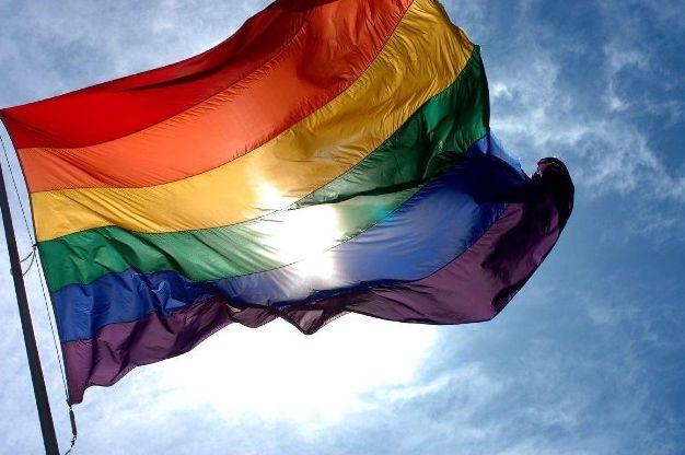 Департамент Стану висловлює негоду щодо нового закону Іраку про боротьбу з гомосексуалістами як загрози правам людини.